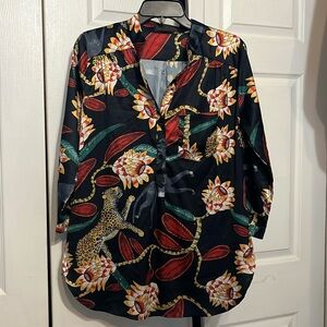 VALIANT PARIS  WOMEN’S MEDIUM SILK SHIRT NWOT. #442